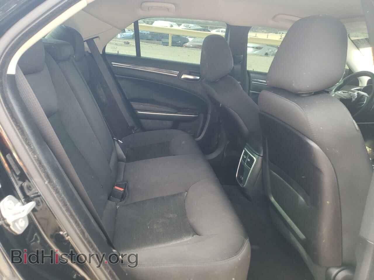 2019 CHRYSLER 300 - VIN: 2C3CCAAG9KH755429 - Фото 10