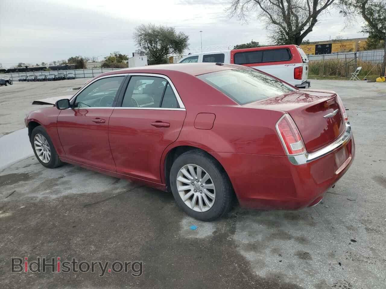 2012 CHRYSLER 300 - VIN: 2C3CCAAG5CH174589 - Фото 2
