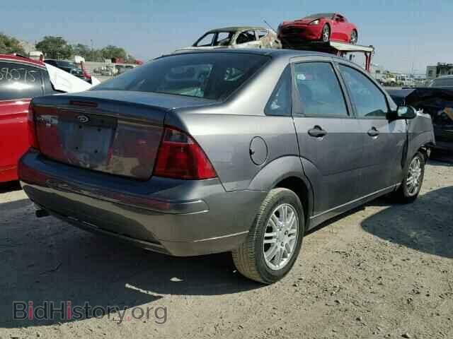 2007 FORD FOCUS - VIN: 1FAHP34N17W181290 - Photo 4