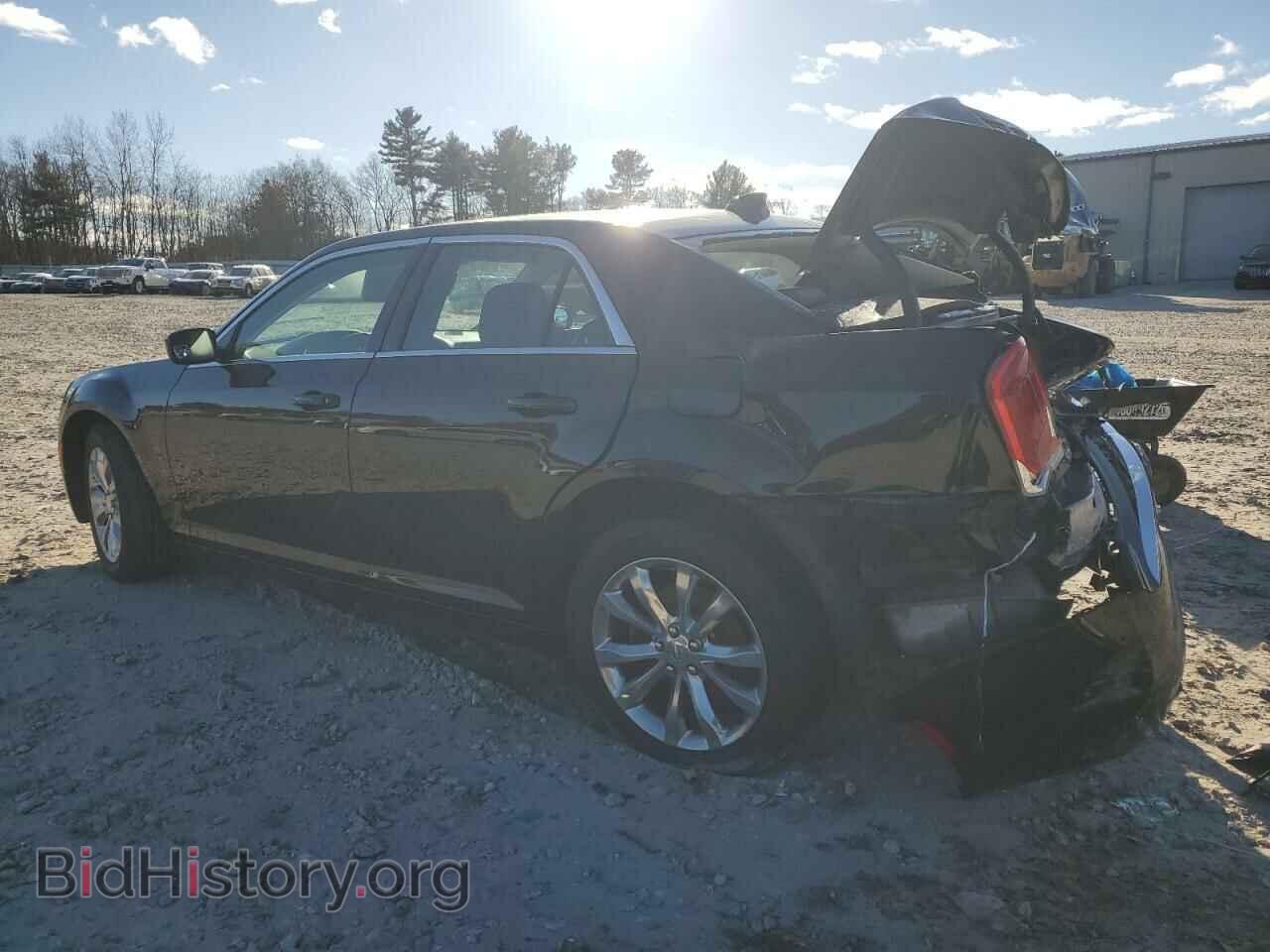 2018 CHRYSLER 300 - VIN: 2C3CCARG0JH314338 - Фото 2