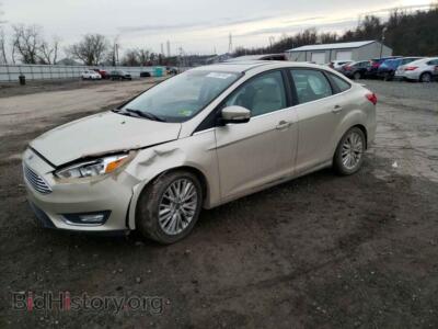 2018 Ford FOCUS Focus Tita, светло-коричневый — VIN 1FADP3J23JL317050, Copart
