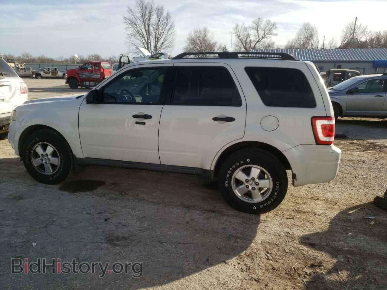 2009 FORD ESCAPE - VIN: 1FMCU93G09KC80952 - Фото 2