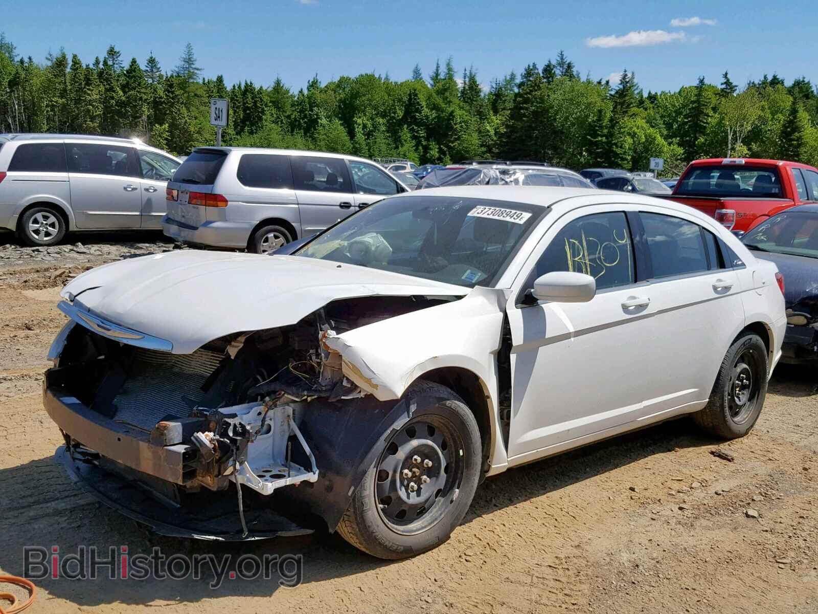 2013 CHRYSLER 200 - VIN: 1C3CCBAB3DN654312 - Photo 2