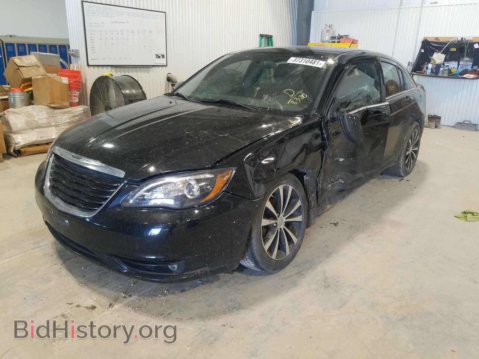 2013 CHRYSLER 200 - VIN: 1C3CCBBB5DN634819 - Фото 2