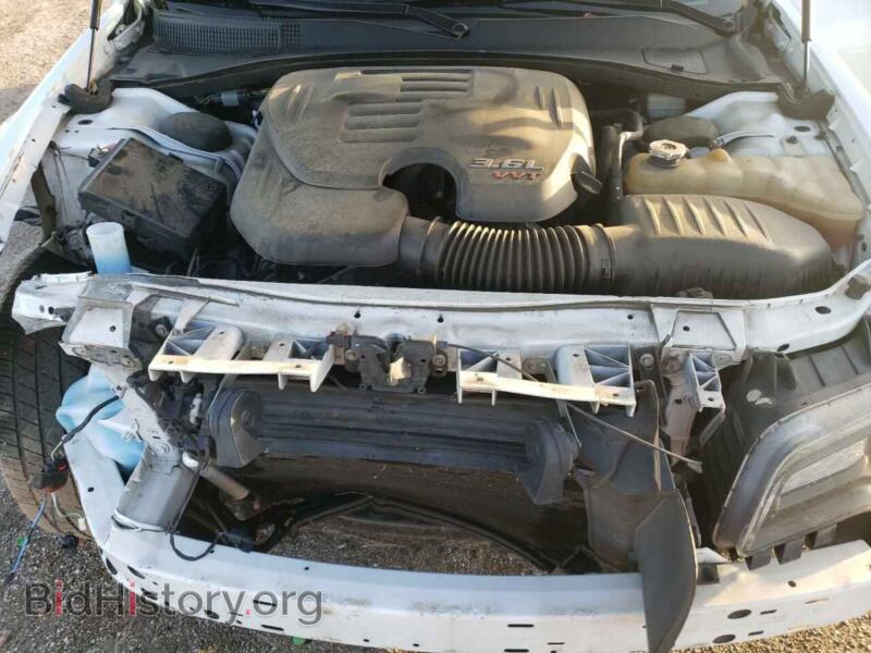 2014 Chrysler 300 (VIN 2C3CCABG0EH301511) — фото 11 из 13
