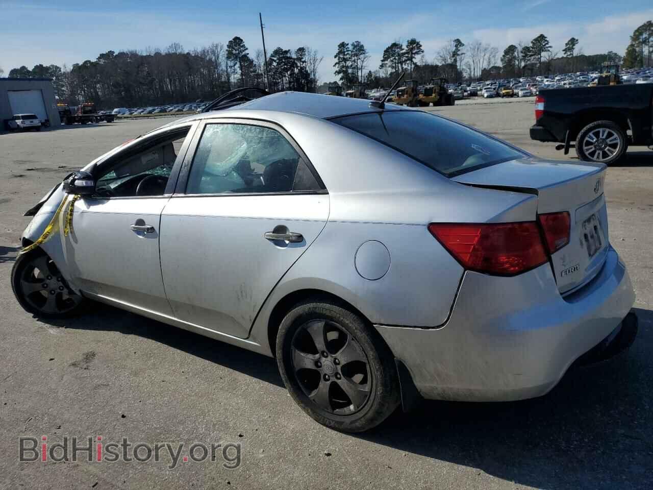 2010 KIA FORTE - VIN: KNAFU4A2XA5246500 - Фото 2