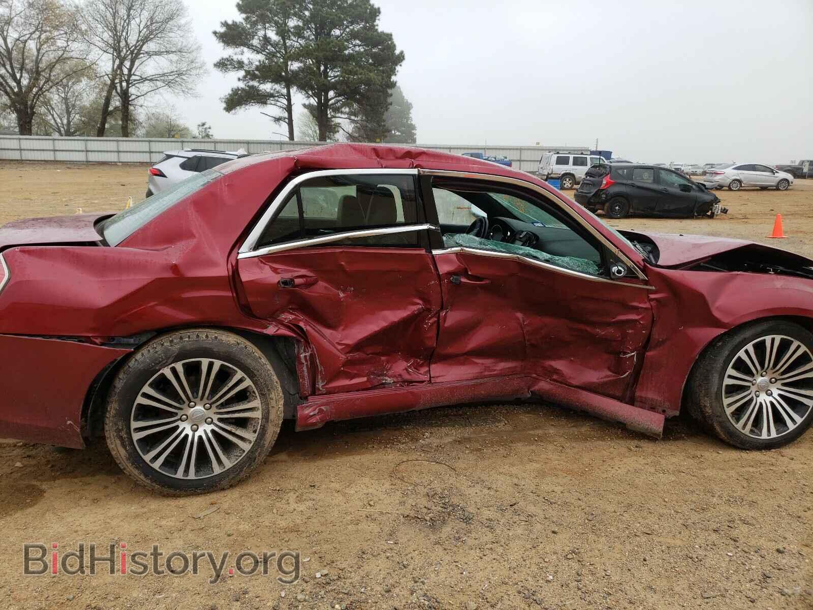 2014 CHRYSLER 300 - VIN: 2C3CCABT5EH203006 - Фото 9