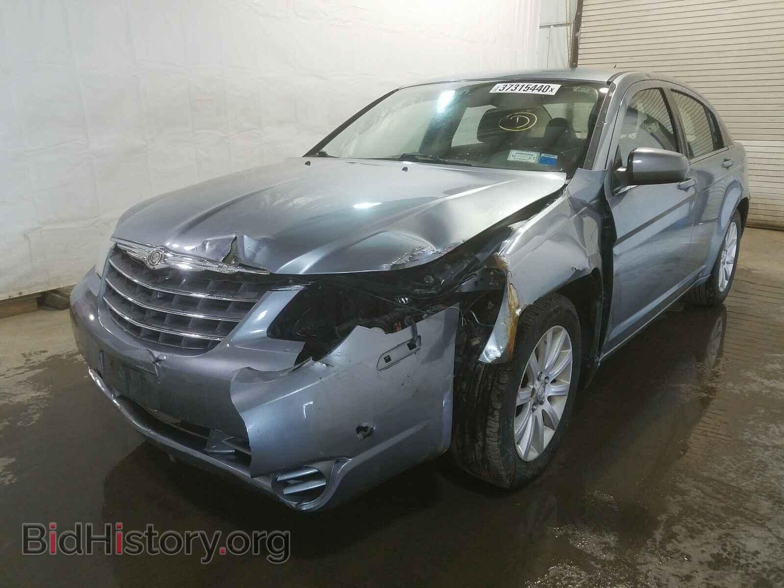 2010 CHRYSLER SEBRING - VIN: 1C3CC5FB9AN161241 - Photo 2