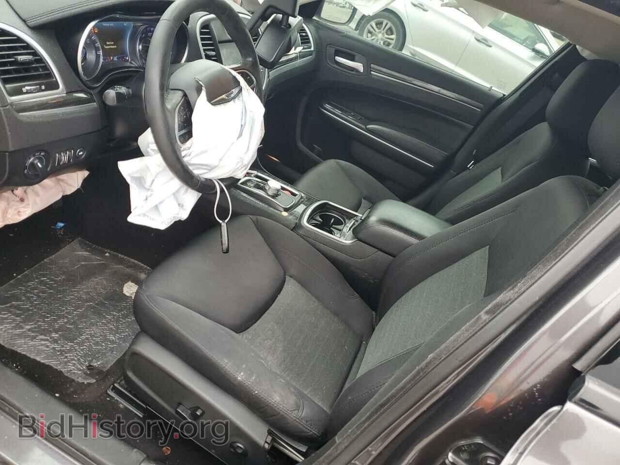 2019 CHRYSLER 300 - VIN: 2C3CCAAG5KH727112 - Фото 7