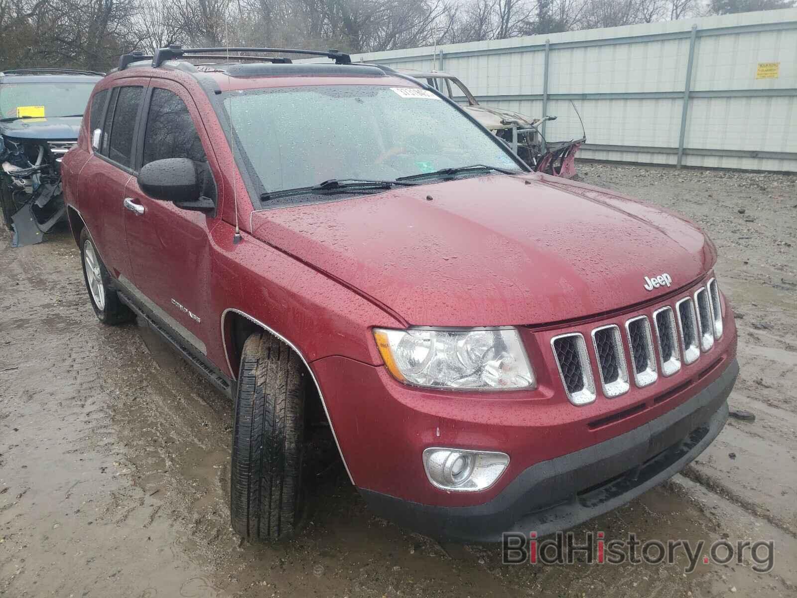 Photo 1J4NF1FB2BD158624 - JEEP COMPASS 2011