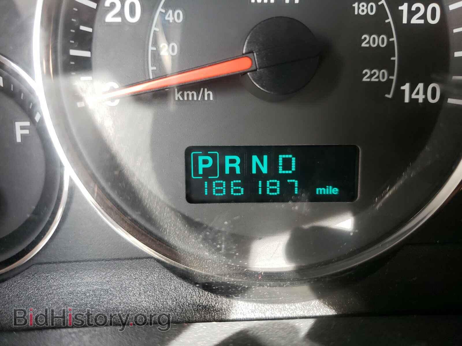 2006 JEEP COMMANDER - VIN: 1J8HG48K06C257686 - Photo 8