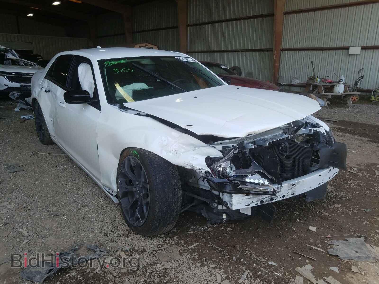 Фотография 2C3CCAAG3KH590932 - CHRYSLER 300 2019