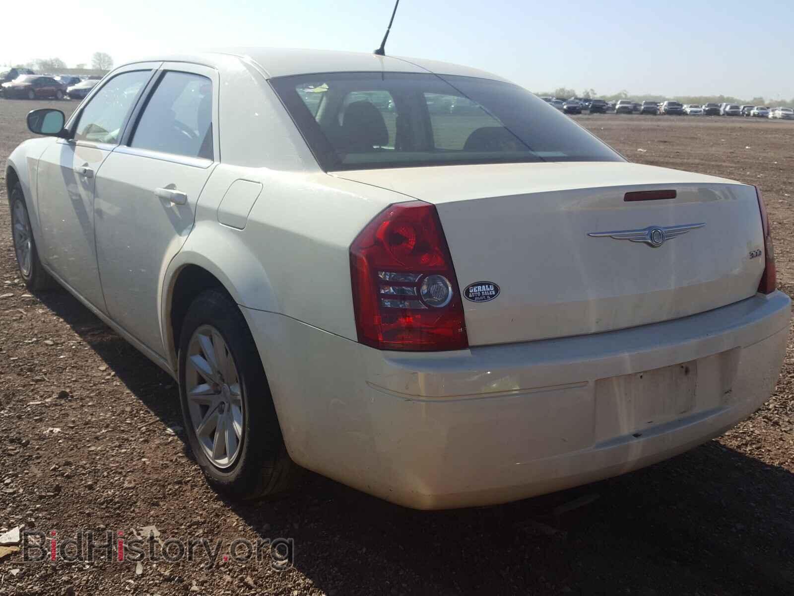 2008 CHRYSLER 300 - VIN: 2C3KA43R78H273844 - Фото 3