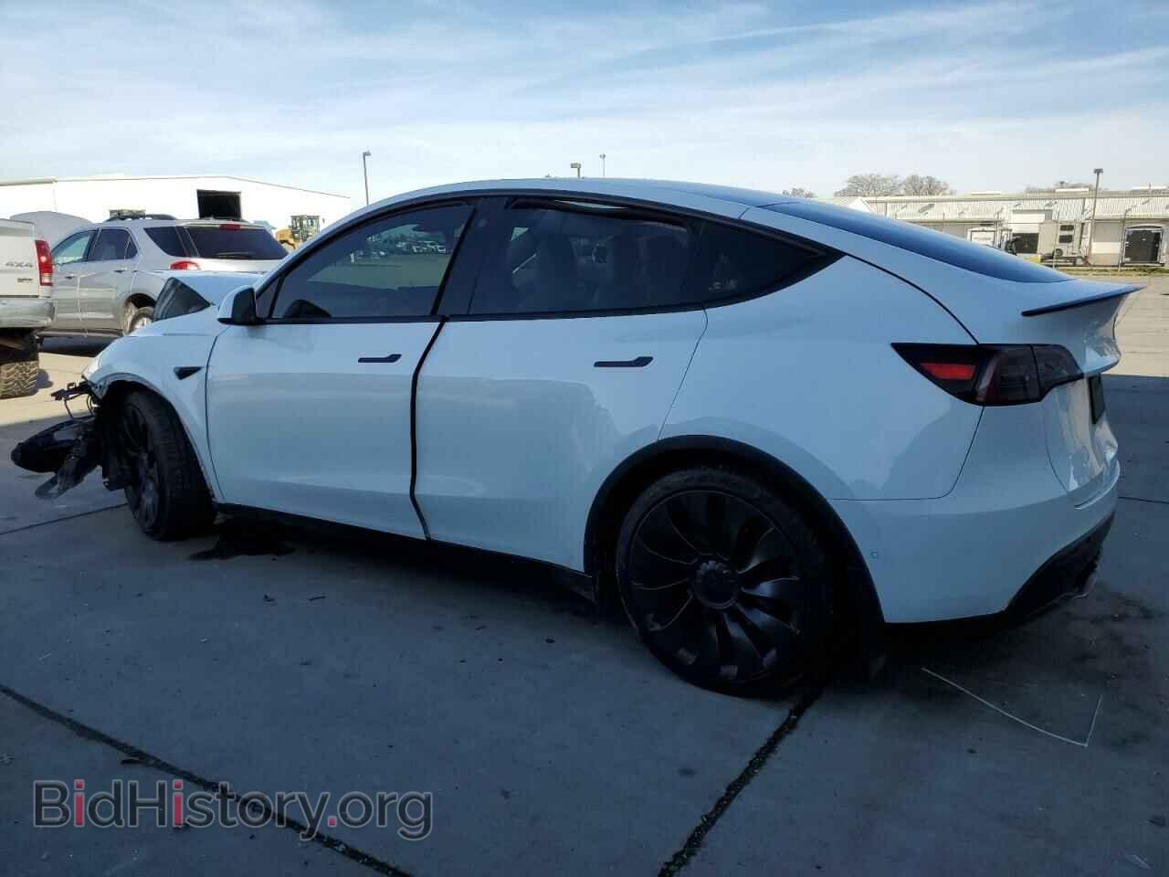 2022 TESLA MODEL Y - VIN: 7SAYGDEF4NF409830 - Фото 2