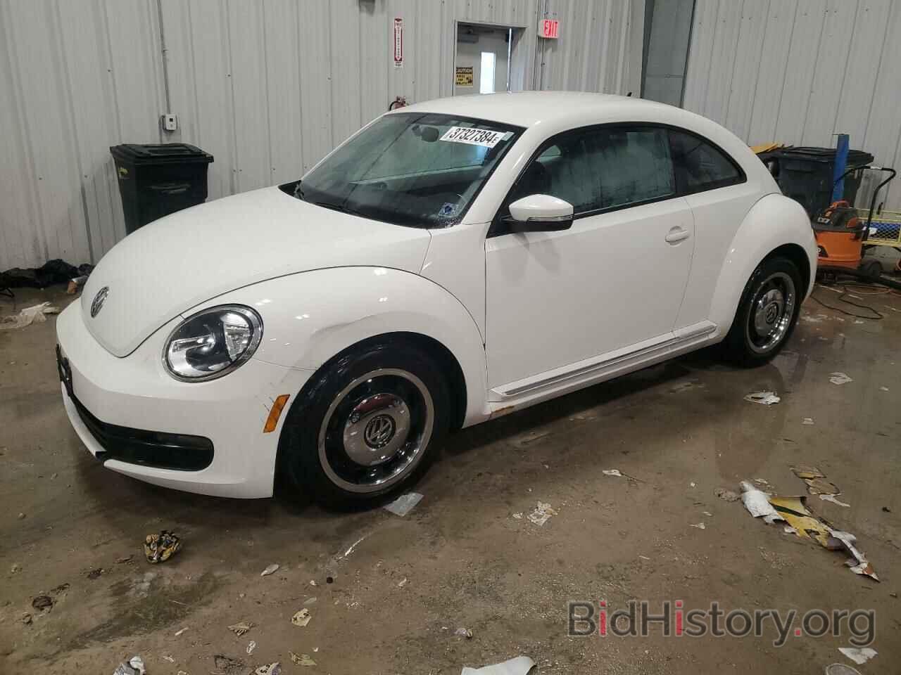 Photo 3VWJP7AT3CM622446 - VOLKSWAGEN BEETLE 2012