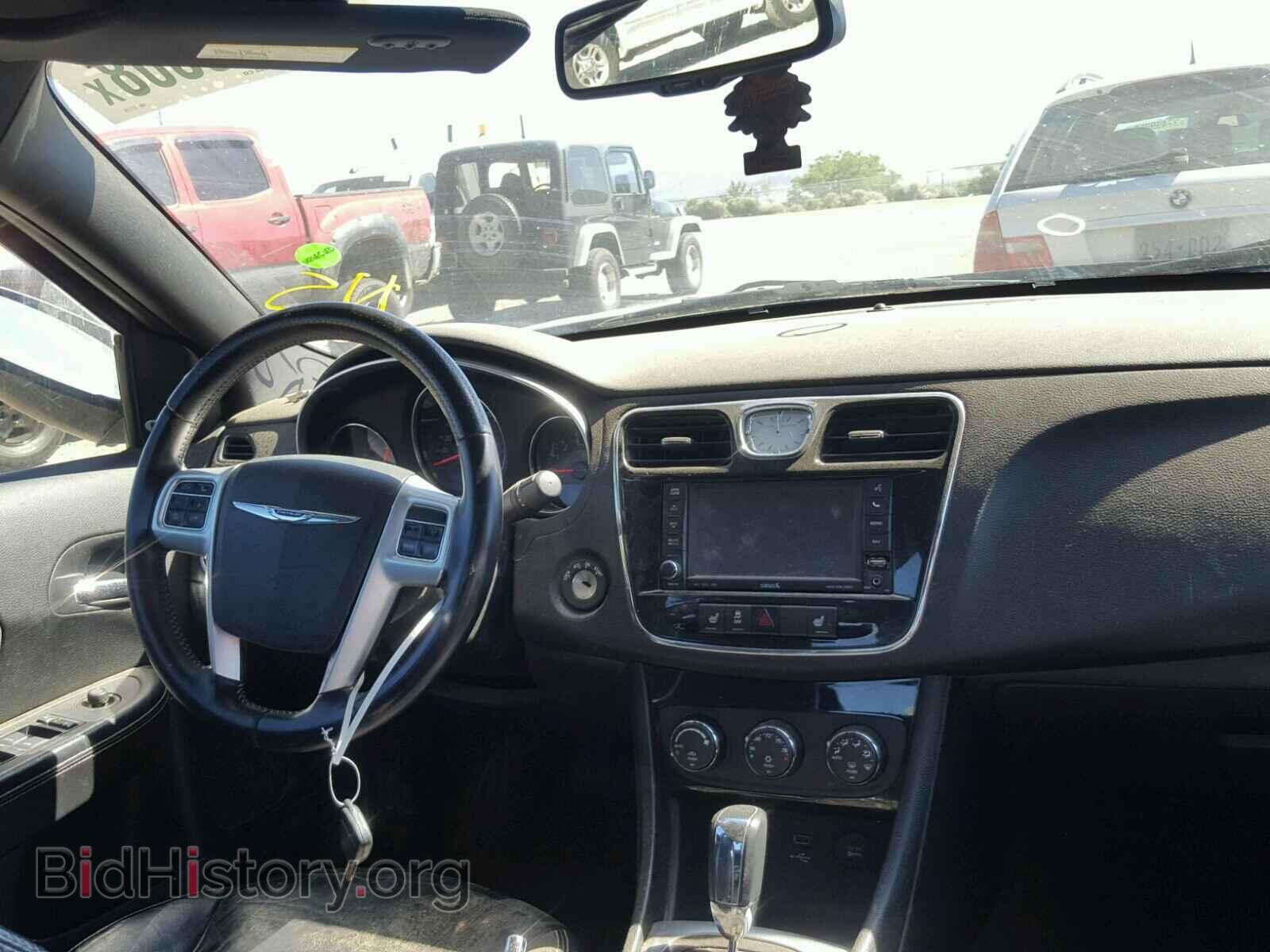 2012 CHRYSLER 200 - VIN: 1C3CCBHG0CN277776 - Фото 9