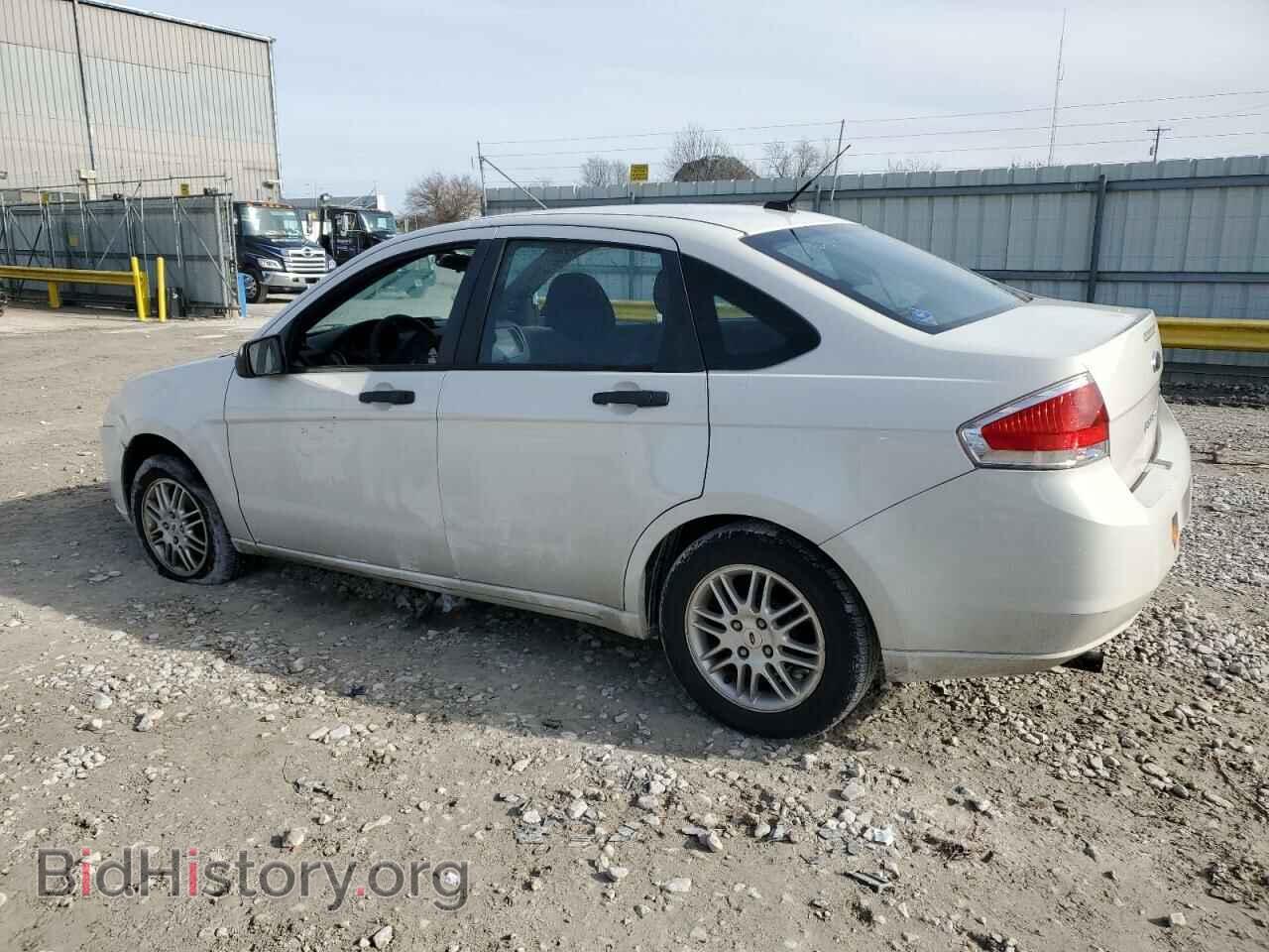 2011 FORD FOCUS - VIN: 1FAHP3FN1BW136758 - Фото 2