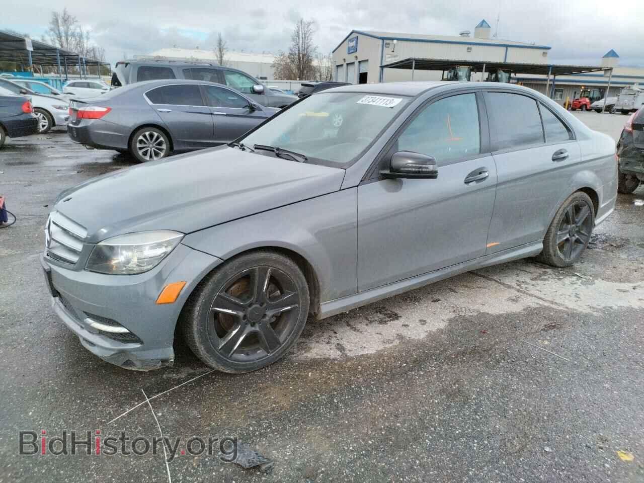 Photo WDDGF5EB9BR161410 - MERCEDES-BENZ C-CLASS 2011