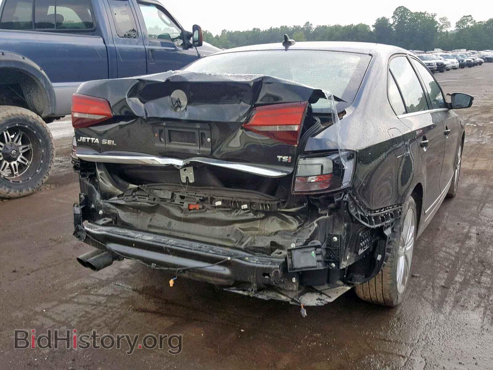 2017 VOLKSWAGEN JETTA - VIN: 3VWL17AJ8HM350931 - Photo 4