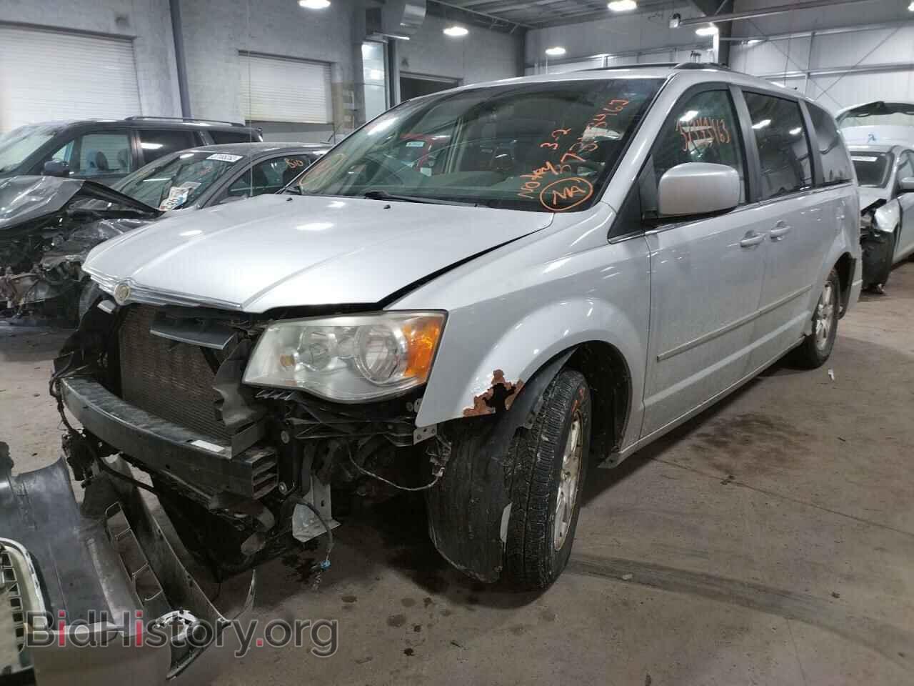 2009 CHRYSLER MINIVAN - VIN: 2A8HR54199R552682 - Фото 2