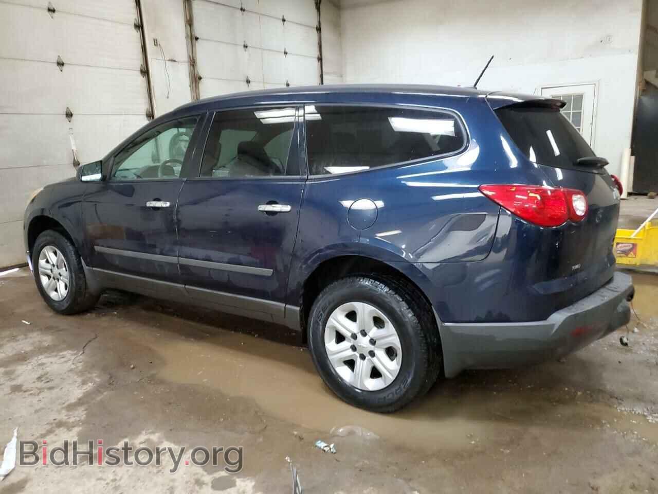 2011 CHEVROLET TRAVERSE - VIN: 1GNKVFEDXBJ279650 - Фото 2