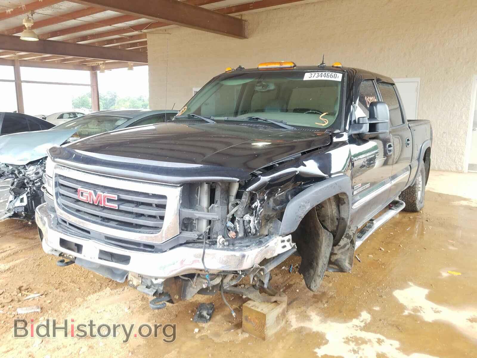 2003 GMC SIERRA - VIN: 1GTHC23133F256127 - Фото 2