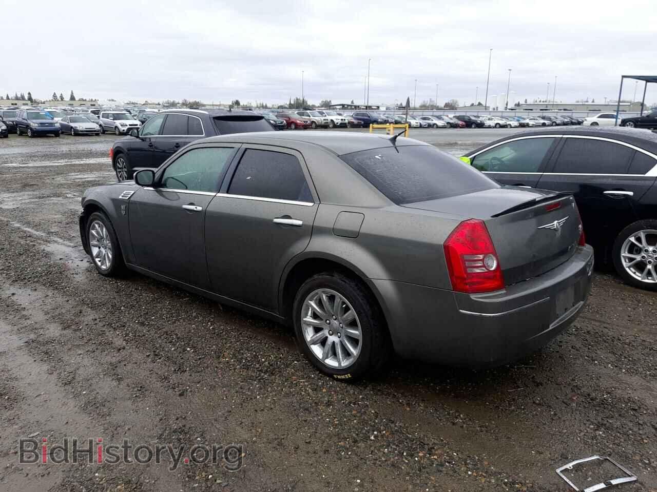 2010 CHRYSLER 300 - VIN: 2C3CA4CD8AH105015 - Фото 2