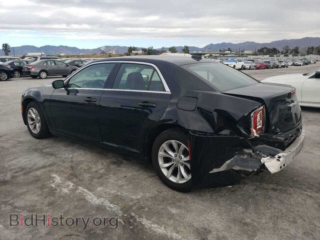 2016 CHRYSLER 300 - VIN: 2C3CCAAG4GH212724 - Фото 2