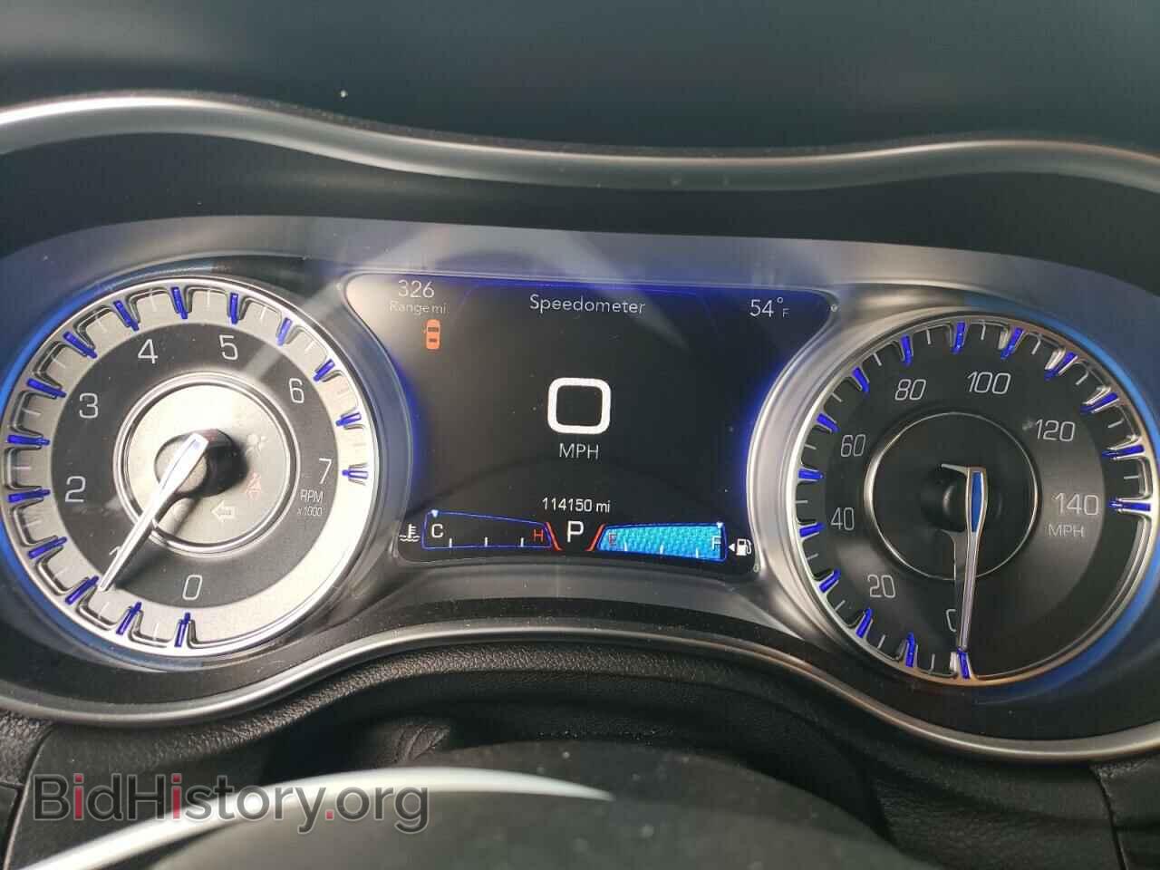 2016 CHRYSLER 300 - VIN: 2C3CCAAG4GH212724 - Фото 9