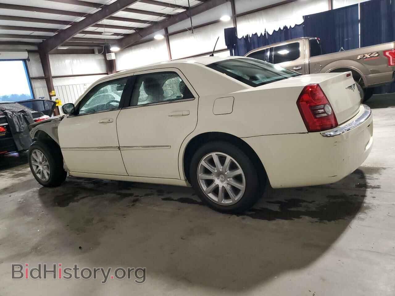 2008 CHRYSLER 300 - VIN: 2C3KA33G48H127183 - Фото 2