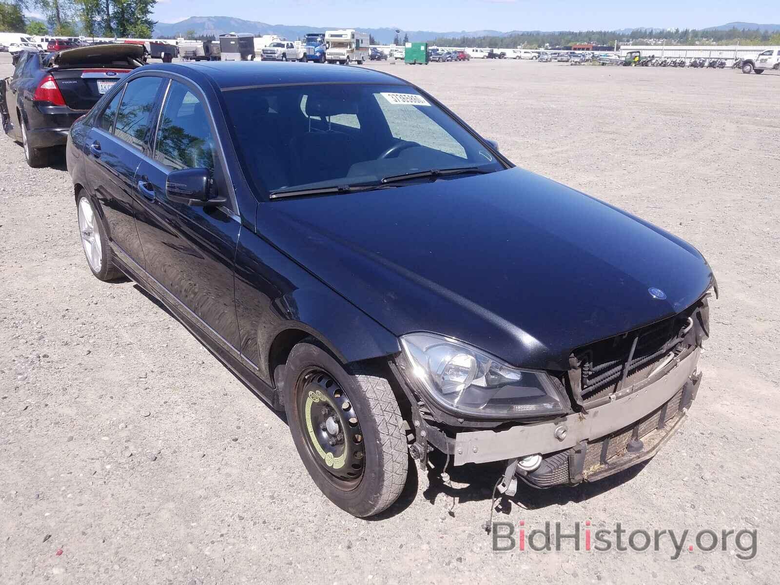 Photo WDDGF4HBXDR249682 - MERCEDES-BENZ C CLASS 2013