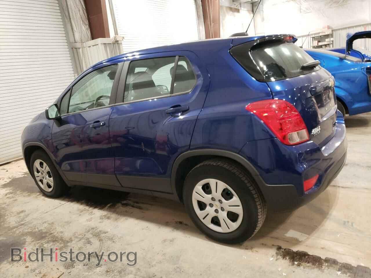 2017 CHEVROLET TRAX - VIN: 3GNCJKSB8HL171735 - Фото 2