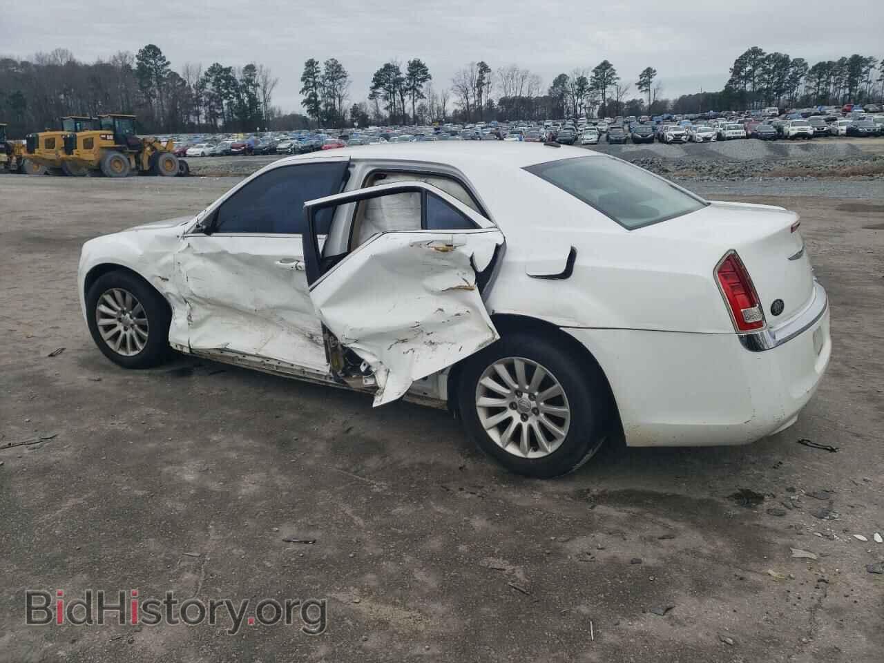 2013 CHRYSLER 300 - VIN: 2C3CCAAG0DH576201 - Фото 2