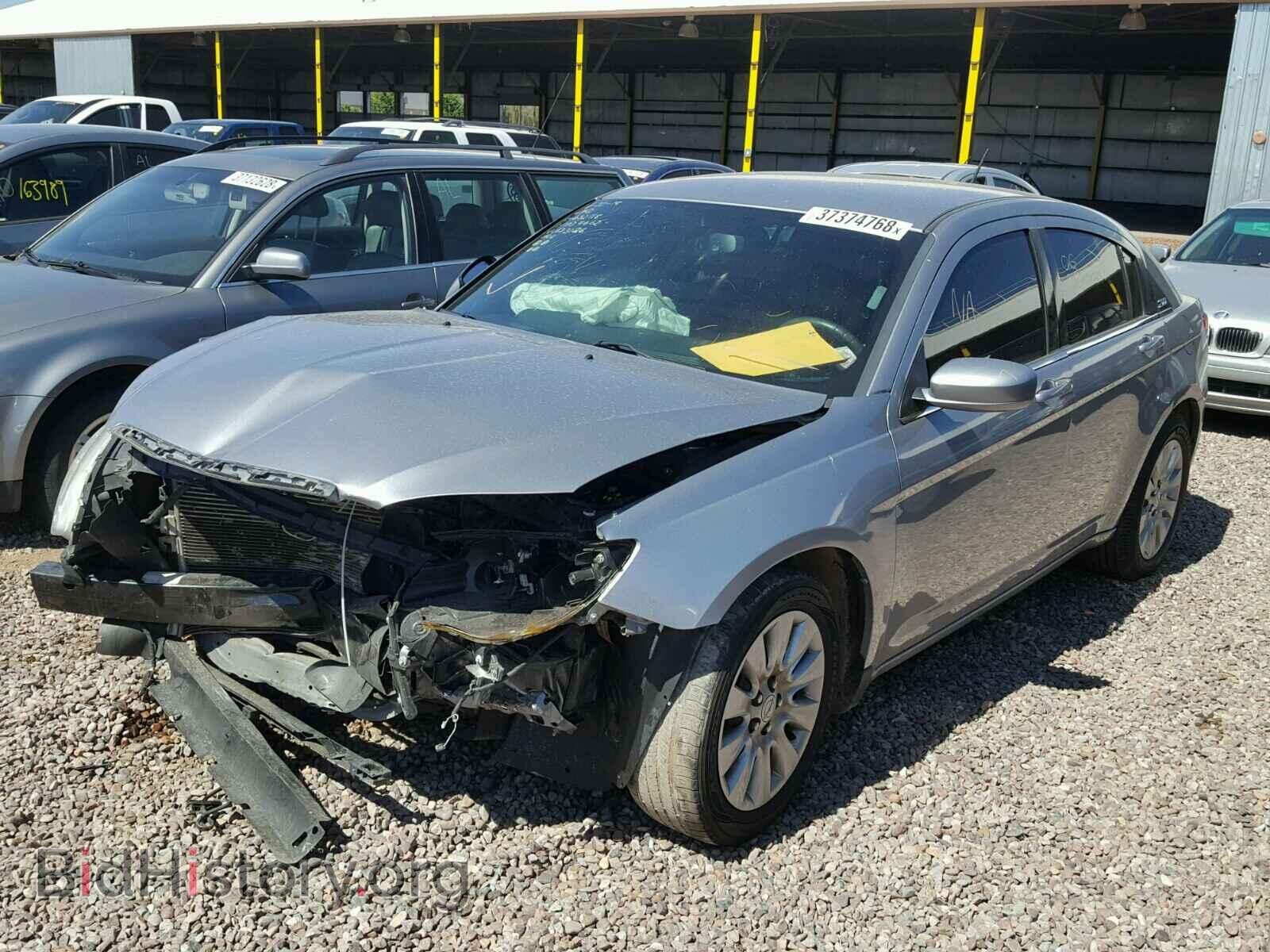 2013 CHRYSLER 200 - VIN: 1C3CCBAB0DN633126 - Фото 2