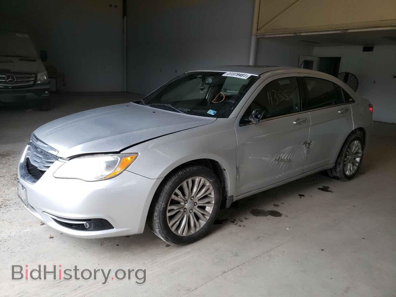 2012 CHRYSLER 200 - VIN: 1C3CCBCB7CN242003 - Фото 2