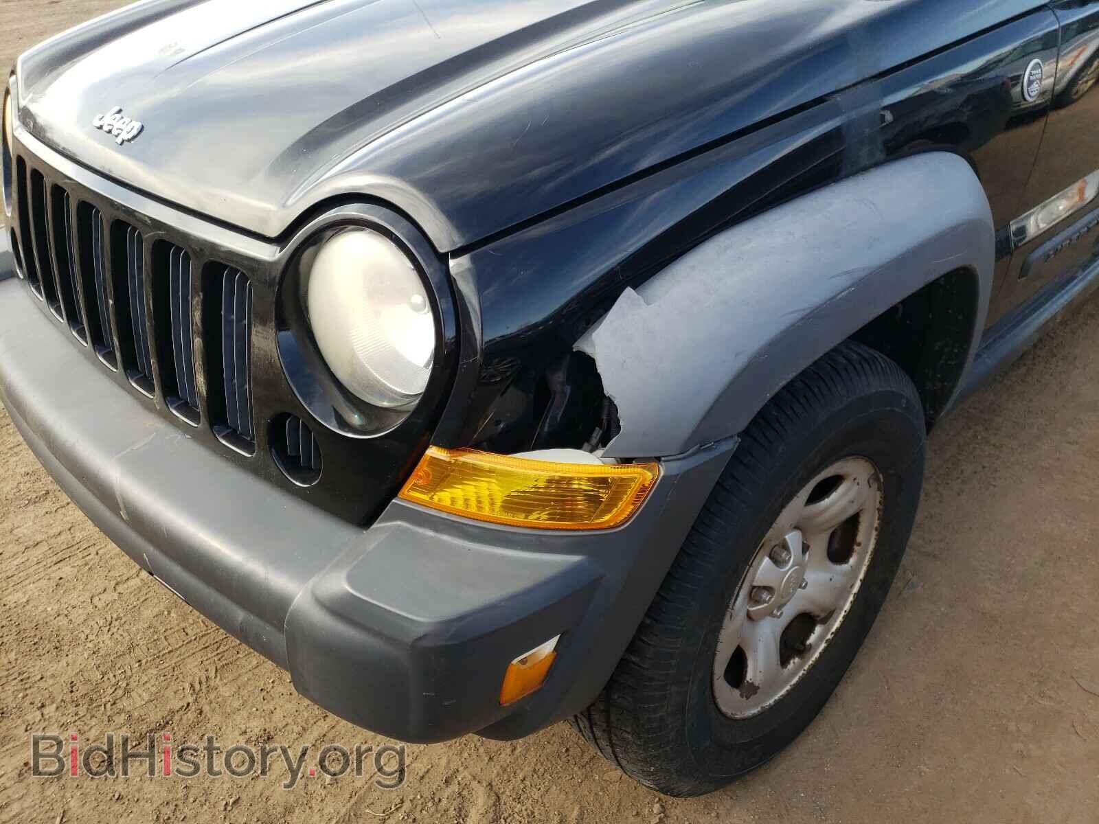 2007 JEEP LIBERTY - VIN: 1J4GL48K77W520717 - Фото 9