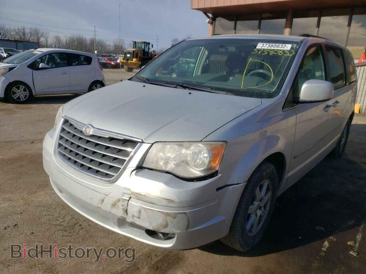 2010 CHRYSLER MINIVAN - VIN: 2A4RR5D17AR479404 - Фото 2