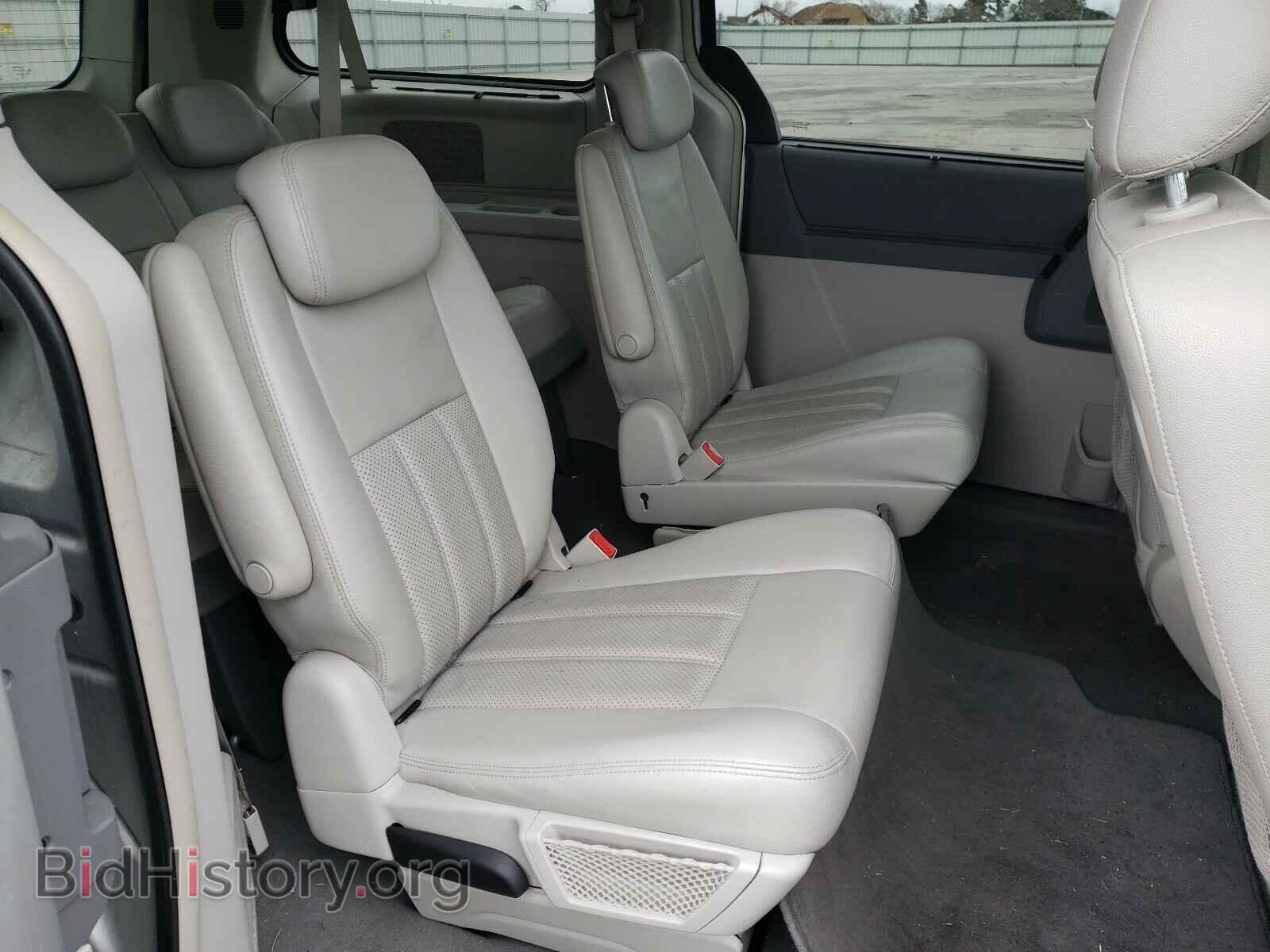 2009 CHRYSLER MINIVAN - VIN: 2A8HR54X89R641907 - Фото 6