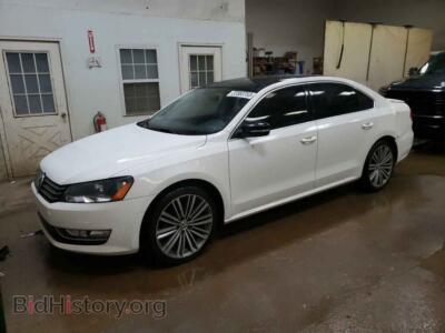 2015 Volkswagen PASSAT Passat SE, белый — VIN 1VWBS7A32FC015558, Copart
