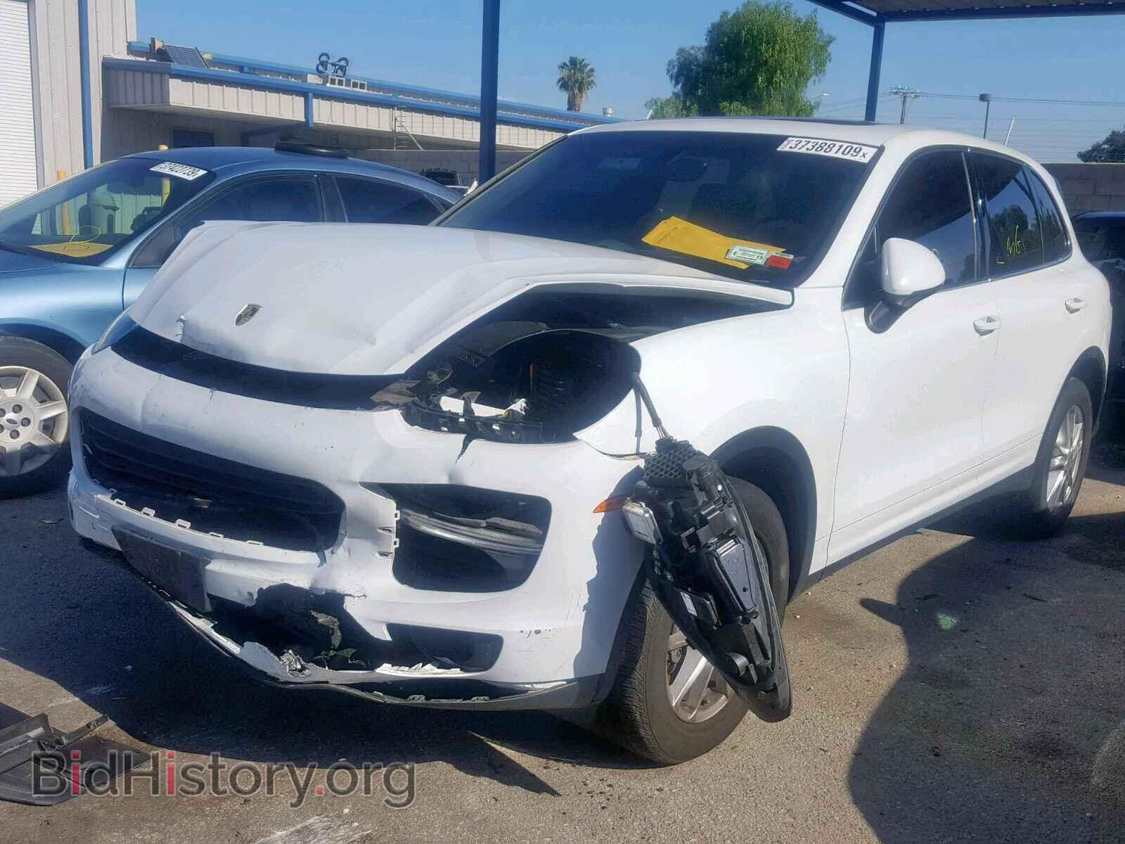 2016 PORSCHE CAYENNE - VIN: WP1AA2A21GLA01694 - Photo 2