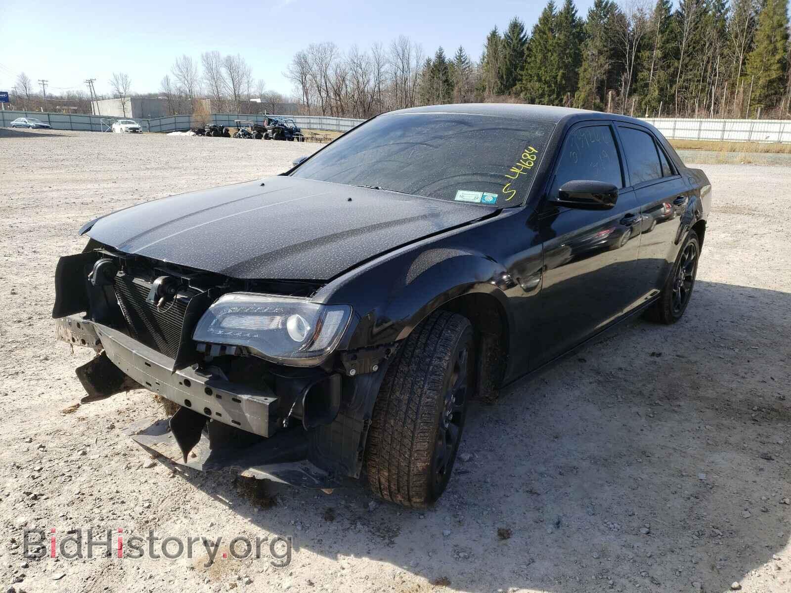 2019 CHRYSLER 300 - VIN: 2C3CCAGG0KH539816 - Фото 2
