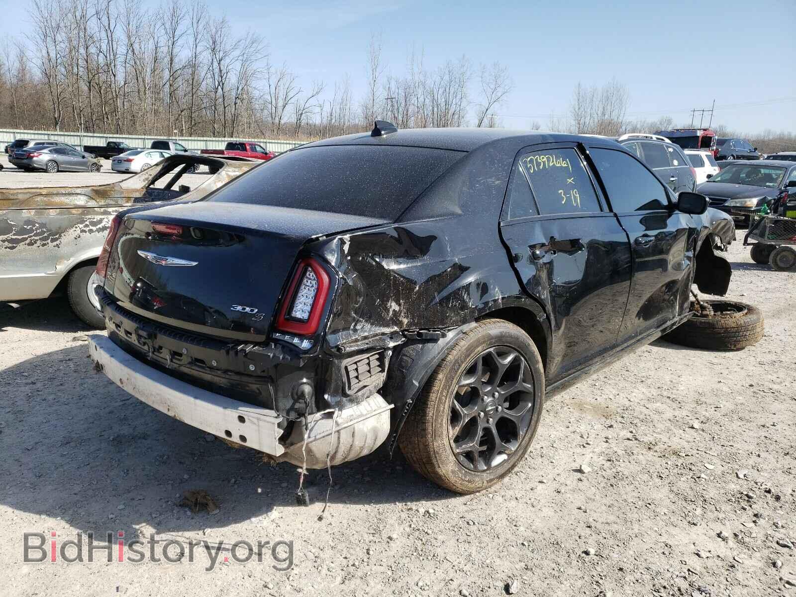 2019 CHRYSLER 300 - VIN: 2C3CCAGG0KH539816 - Фото 4