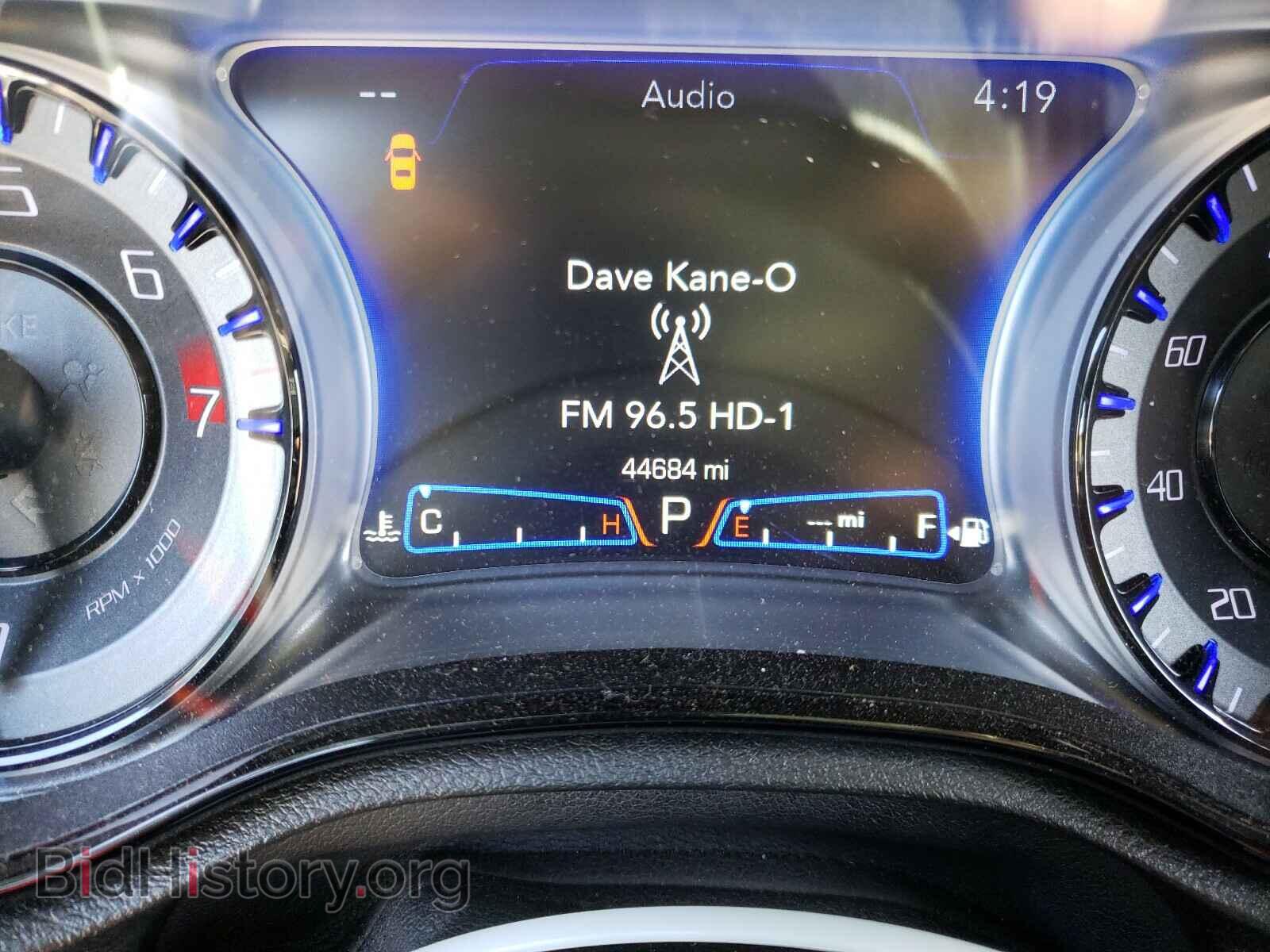 2019 CHRYSLER 300 - VIN: 2C3CCAGG0KH539816 - Фото 8