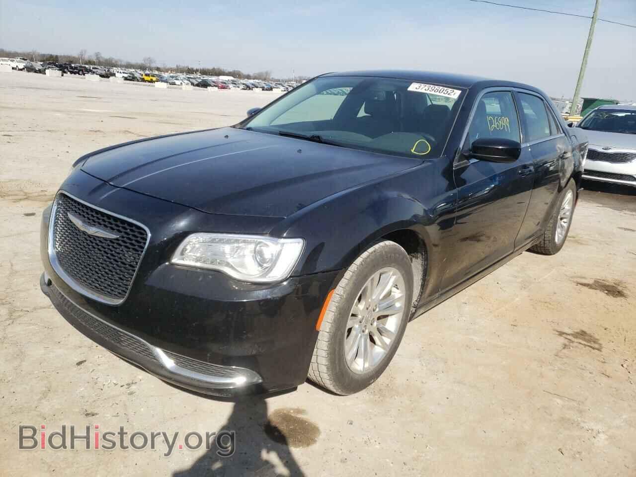 2017 CHRYSLER 300 - VIN: 2C3CCAAG0HH506560 - Фото 2