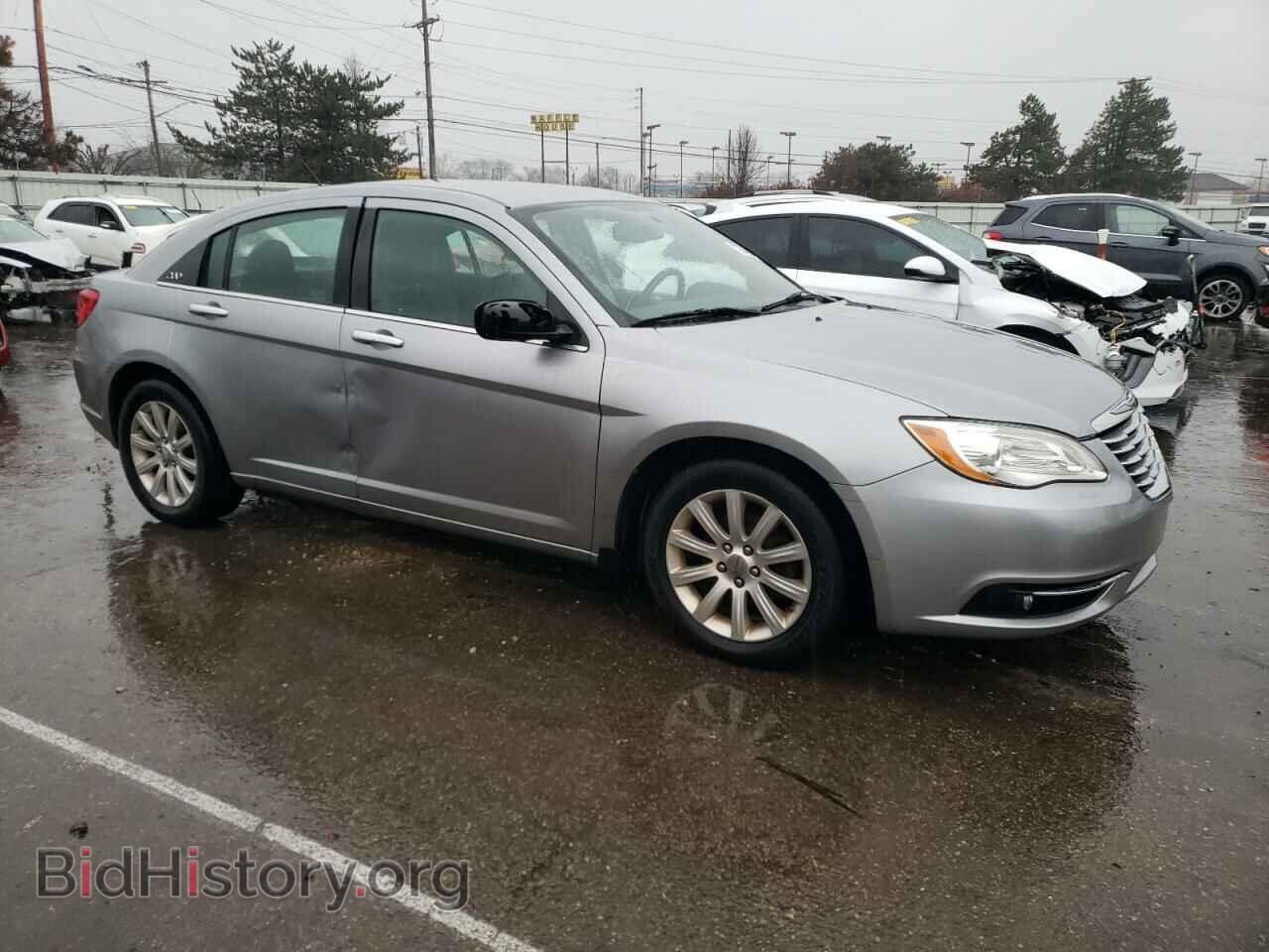 2013 CHRYSLER 200 - VIN: 1C3CCBCG1DN521010 - Фото 4