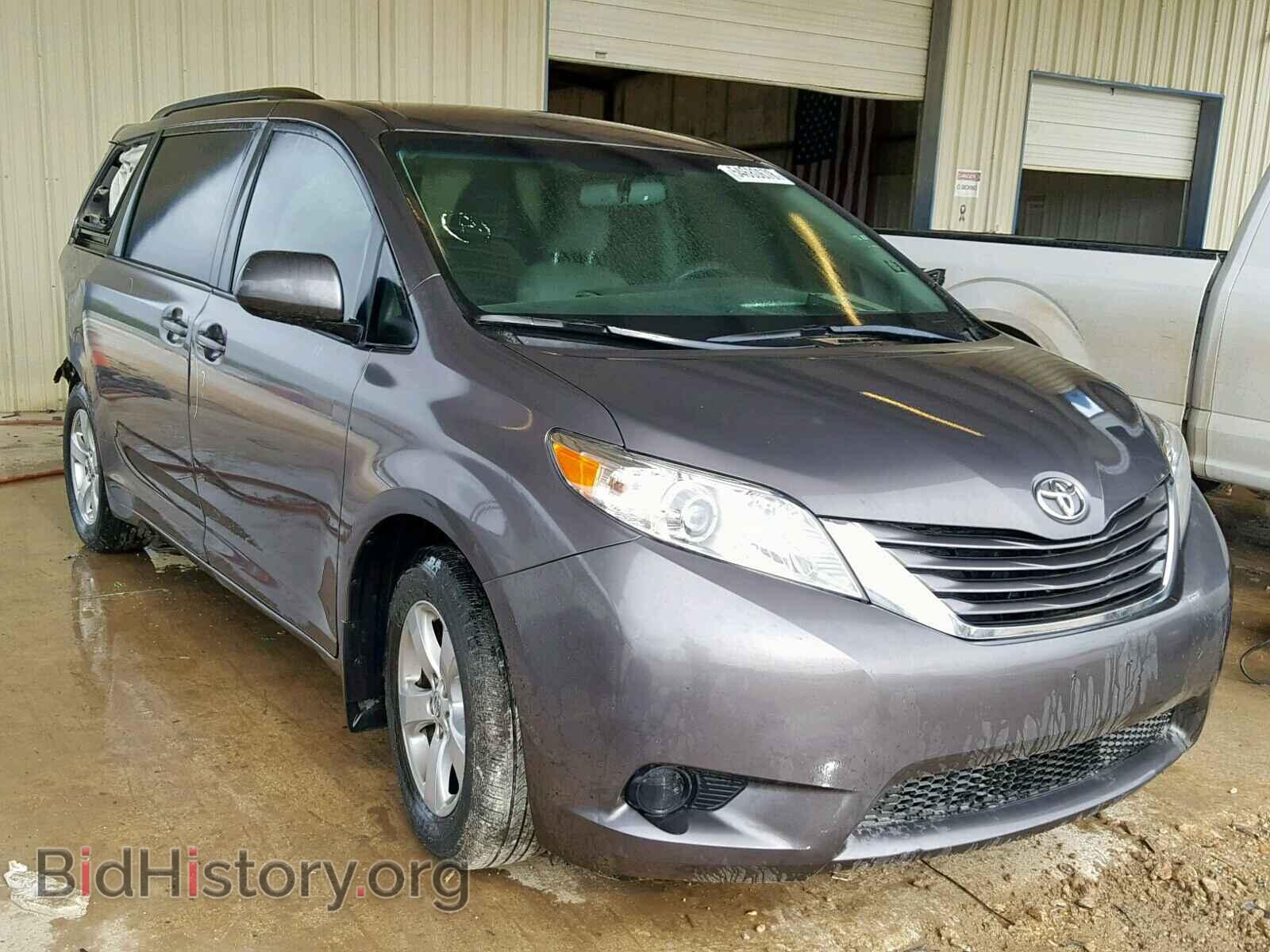 Фотография 5TDKZ3DC5HS772846 - TOYOTA SIENNA LE 2017