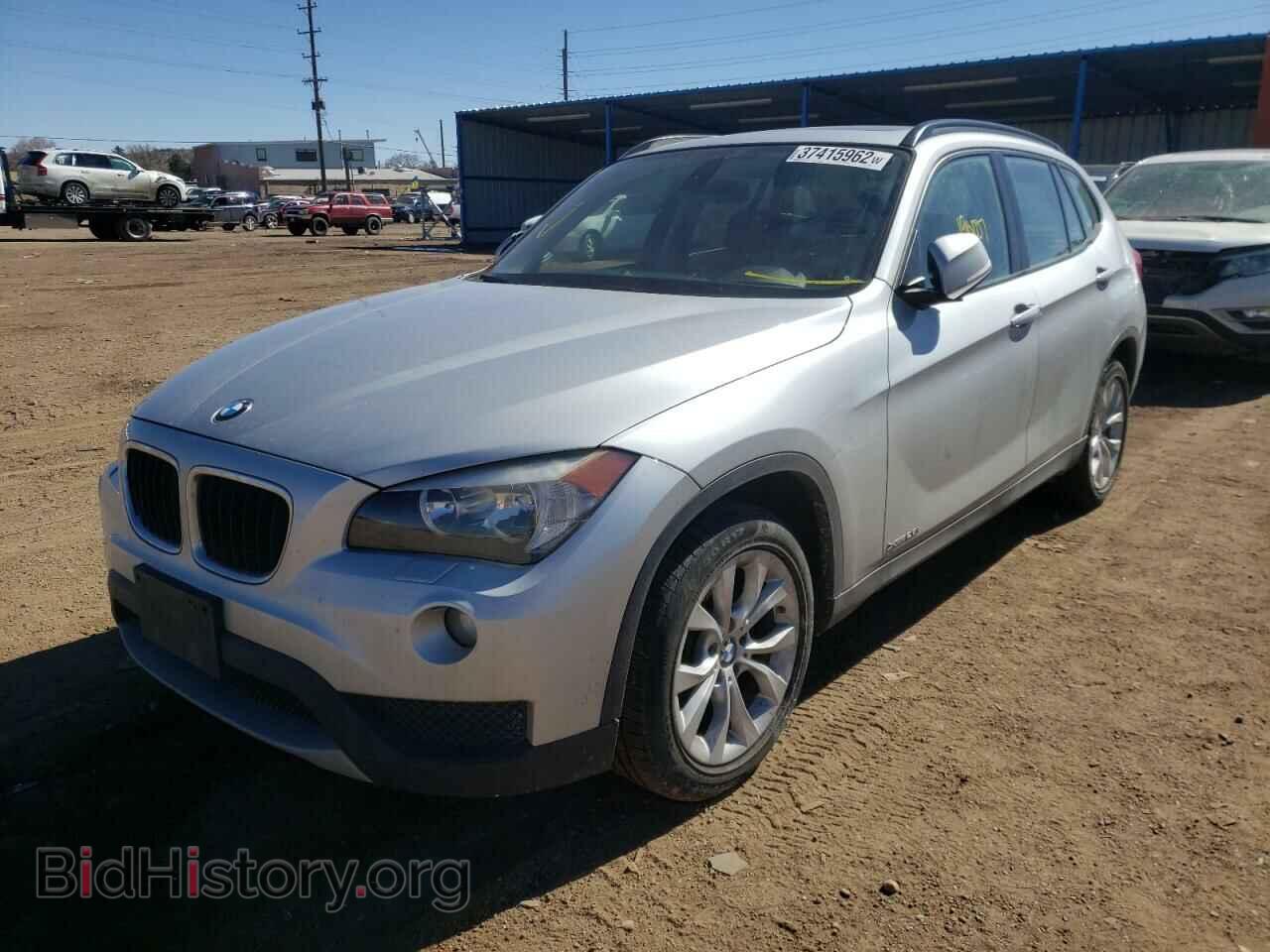 2014 BMW X1 - VIN: WBAVL1C57EVY13725 - Фото 2
