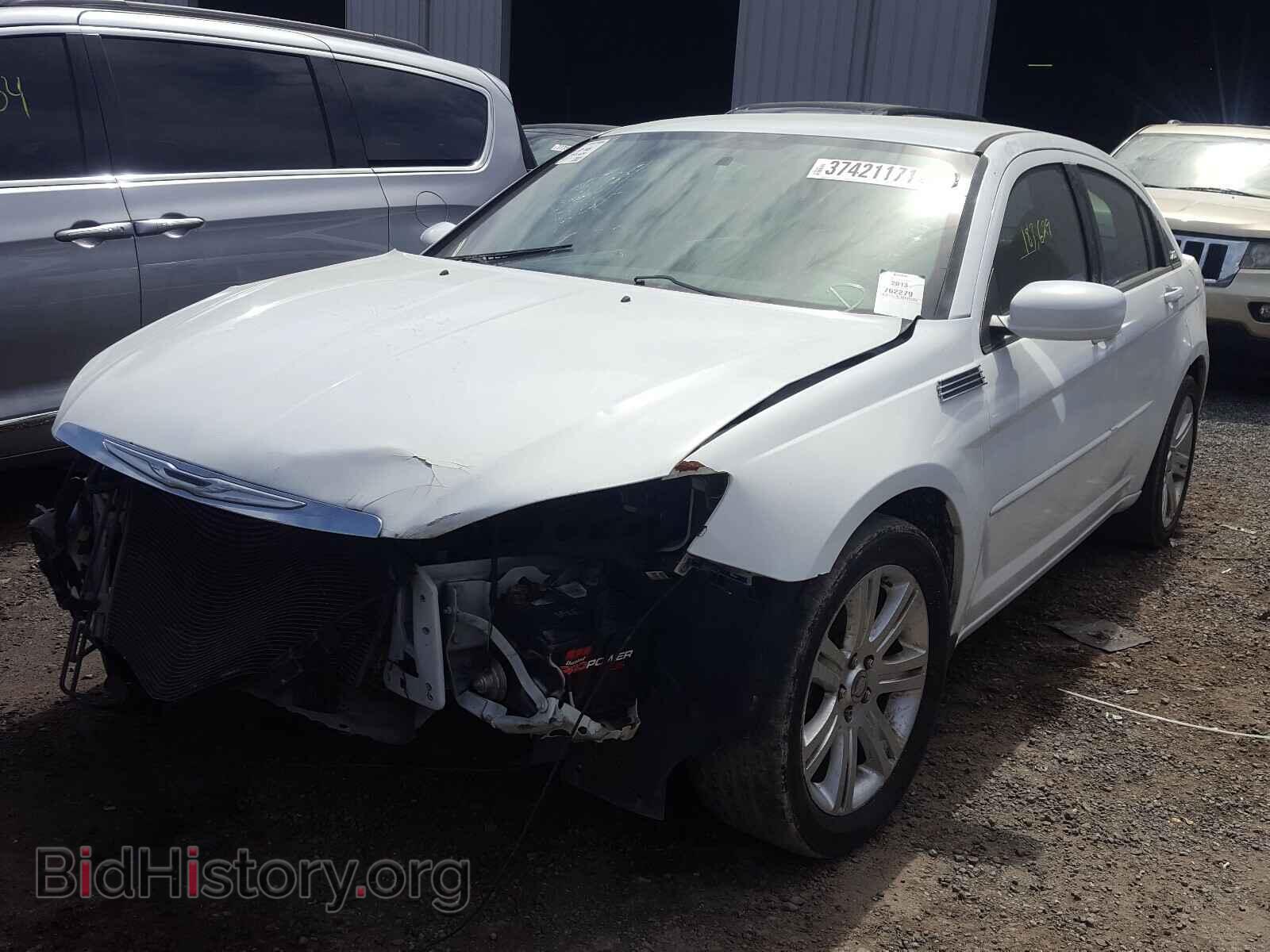 2013 CHRYSLER 200 - VIN: 1C3CCBBB8DN714292 - Фото 2