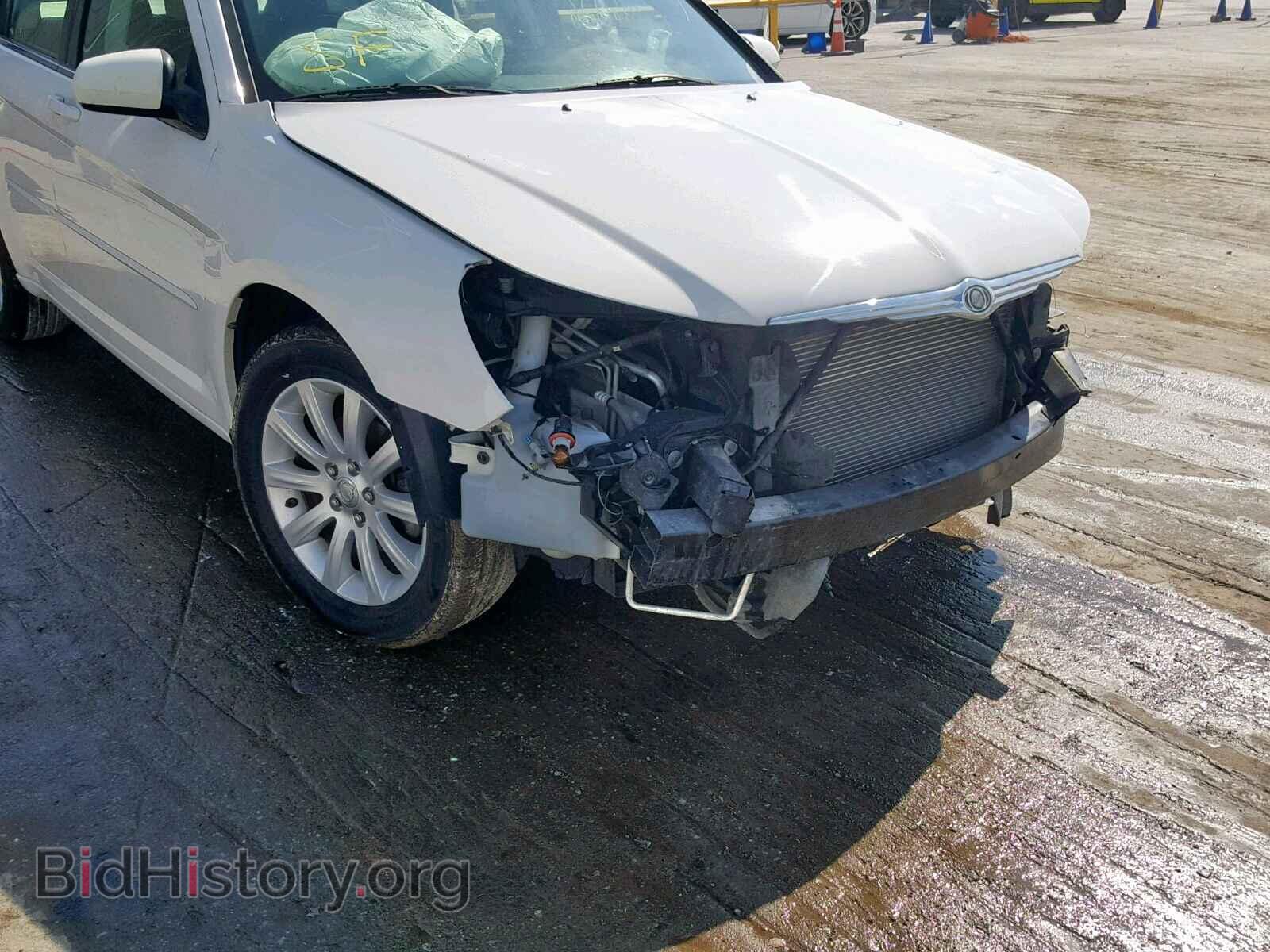 2010 CHRYSLER SEBRING - VIN: 1C3CC5FD8AN155948 - Фото 9