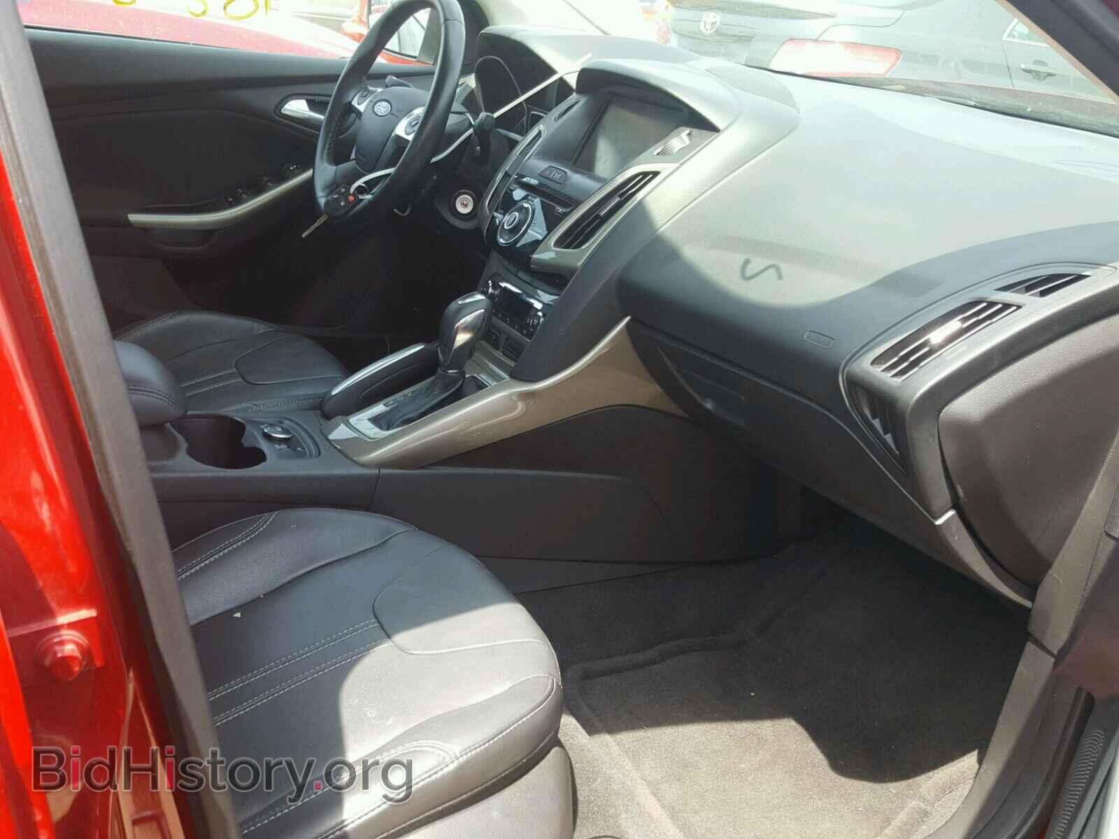 2012 Ford FOCUS (VIN 1FAHP3H28CL433841) — photo 5 of 10